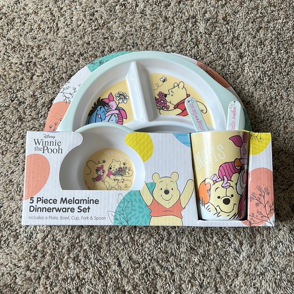 Disney Dining New Winnie The Pooh 5 Piece Dinnerware Set Plate Bowl